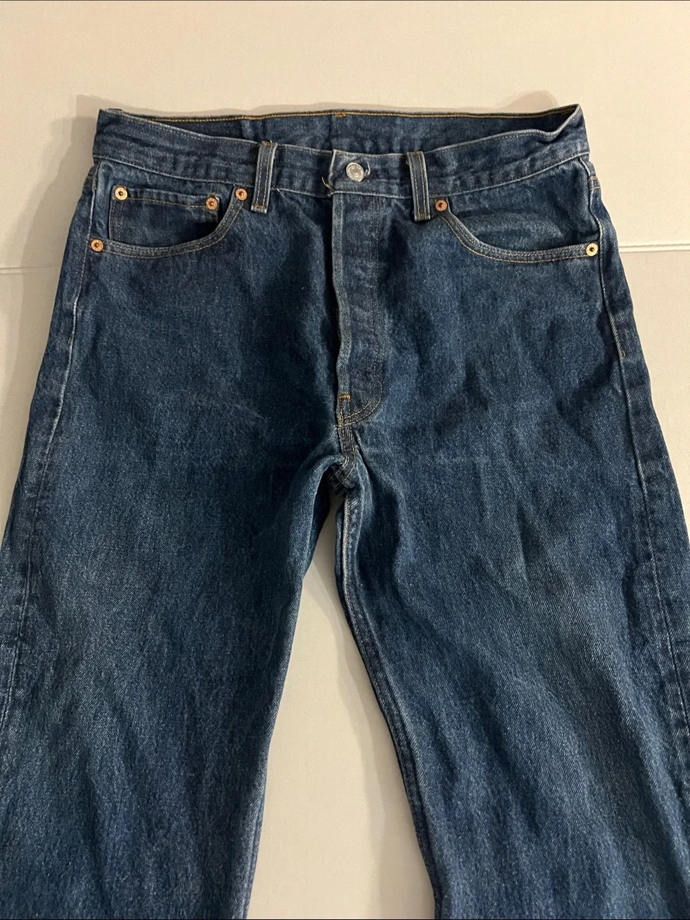 90's VINTAGE LEVI'S 501xx MADE IN USA STRAIGHT LEG DARK WASH BUTTON FLY JEANS